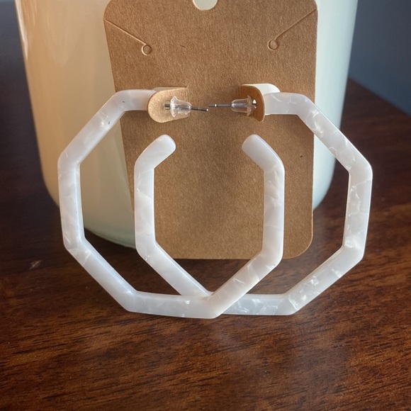 Pearlescent Geometric Hoops - Picture 4 of 9